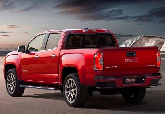 2017-gmc-canyon-denali-rear-static1-600-001