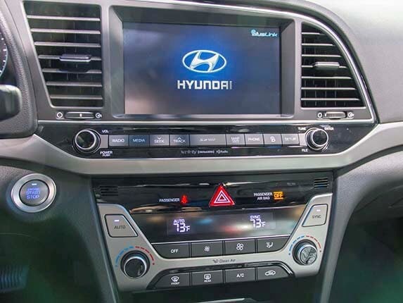 2017-hyundai-elantra-02-600-001