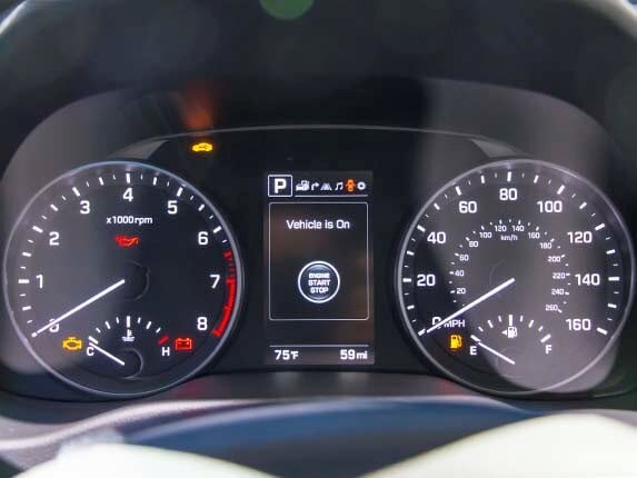 2017-hyundai-elantra-03-600-001