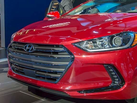 2017-hyundai-elantra-05-600-001