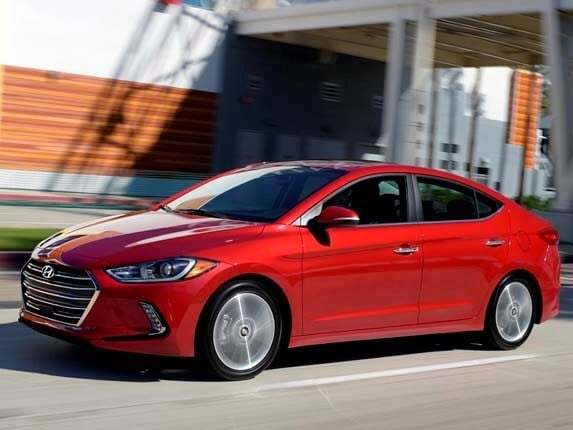 2017-hyundai-elantra-sedan-front-side-action1-lead-600-001