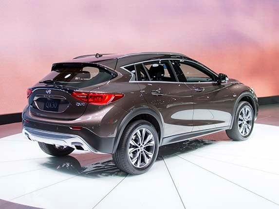 2017-infiniti-qx30-02-600-001