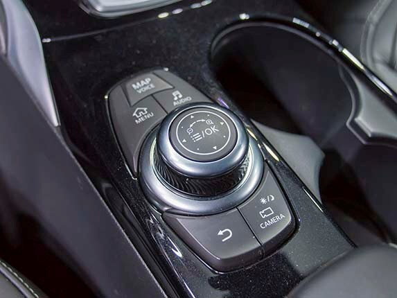 2017-infiniti-qx30-09-600-001