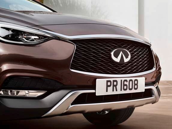 2017-infiniti-qx30-awd-front-quarter-detail1-600-001