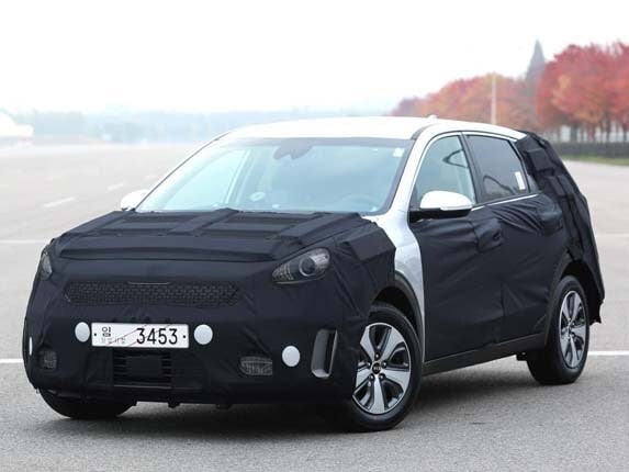 2017-kia-niro-front-static3-600-001