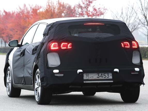2017-kia-niro-rear-static3-600-001