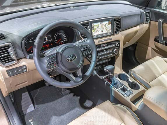 2017-kia-sportage-interior1-600-001