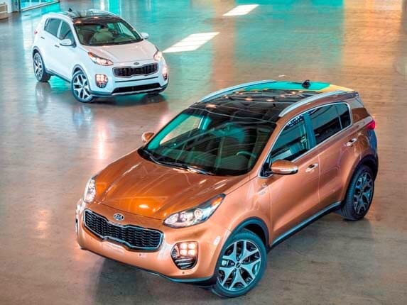 2017-kia-sportage-sx2wd-and-sxawd-front-static1-lead-600-001