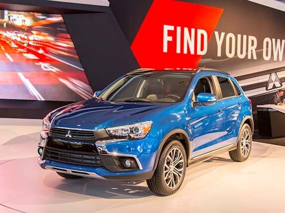 2017-mitsubishi-outlander-sport-01-600-001