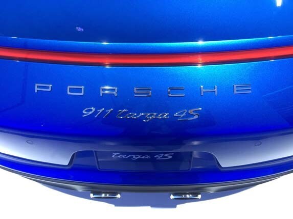 2017-porsche-911-targa-4s-badge-600-001