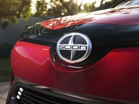 scion-c-hr-concept-front-badge-detail1-600-001