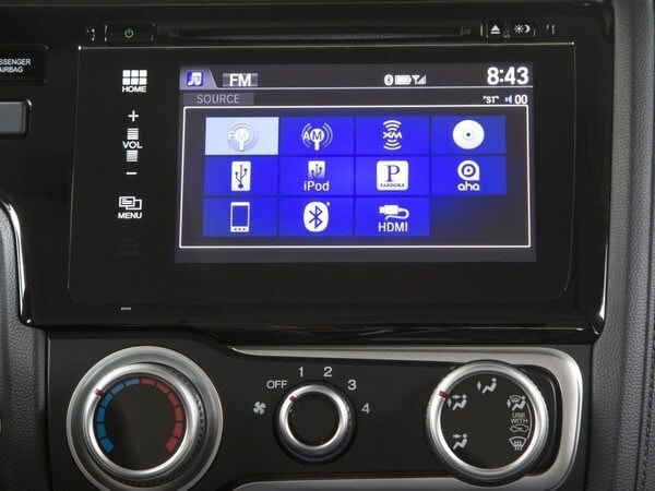 2015-honda-fit-infotainment-crpd-03-600-001