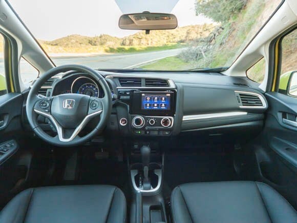 2015-honda-fit-interior-09-600-001