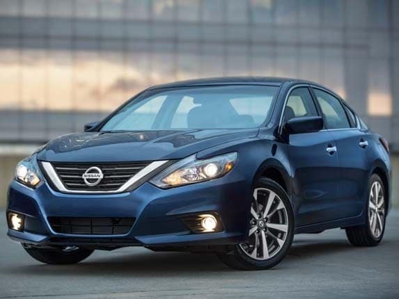 2016-nissan-altima-front-static2-lead-600-001