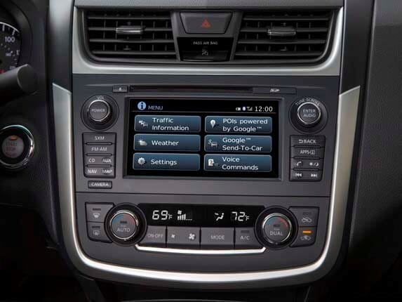 2016-nissan-altima-interior-center-stack-detail1-600-001