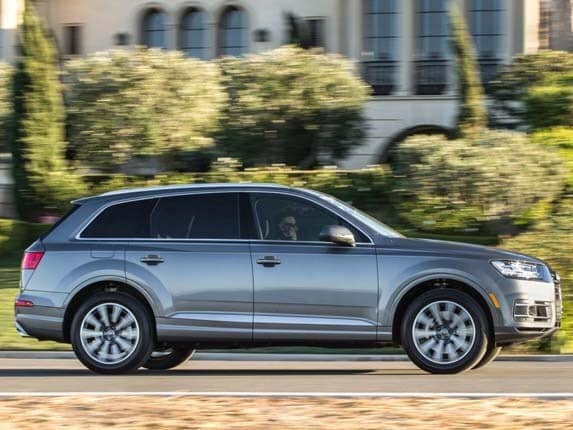2017-audi-q7-16-600-001