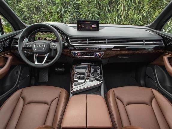 2017-audi-q7-8-600-001