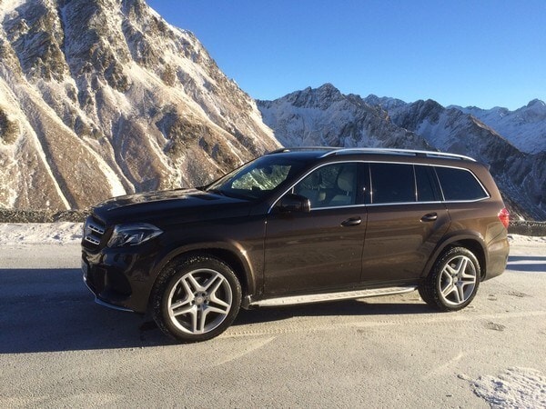 mercedes-benz-gls-cropped-4-600-001