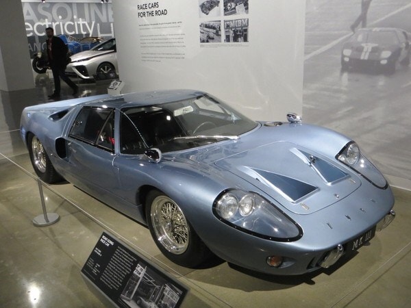 petersen-auto-museum-interior-67-ford-gt-40-10-600-001