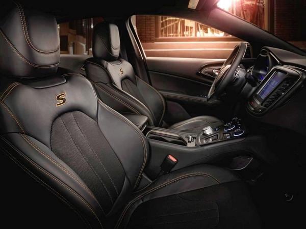 04-2016-chrysler-200s-alloy-edition-1