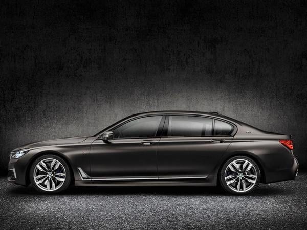 07-2017-bmw-m760i-xdrive-1