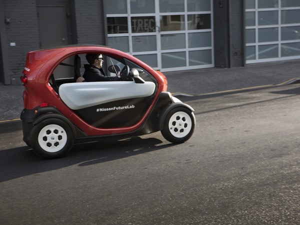 02-nissan-mobility-concept-ny16-1