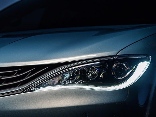 2017-Chrysler-Pacifica-Plug-In-Exterior-Headlight-1