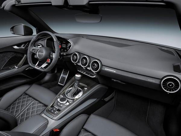 21-2017-audi-tt-rs-coupe-1
