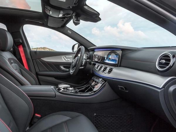11-2017-mercedes-amg-e43-estate-1