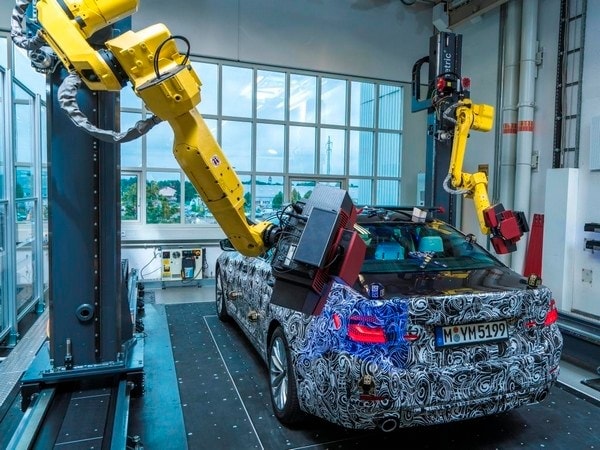 02-bmw-3d-robotic-measuring-tech-new-5-series-1