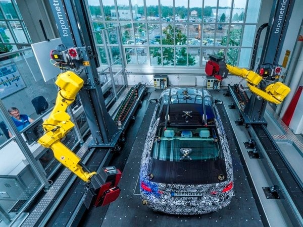 04-bmw-3d-robotic-measuring-tech-new-5-series-1