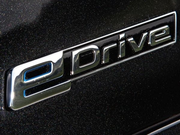 07-2017-bmw-74e-xdrive-iperformance-1