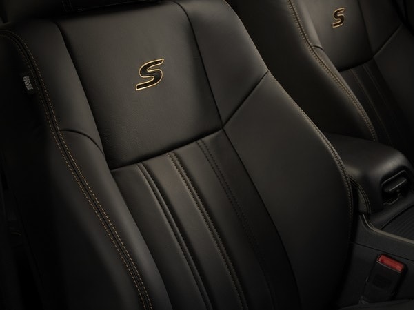 2016Chrysler300SAlloy11-1