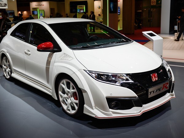 02-2017-honda-civic-type-r-paris-1
