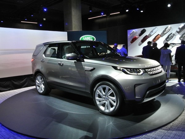 10-2018-land-rover-discovery-paris-1