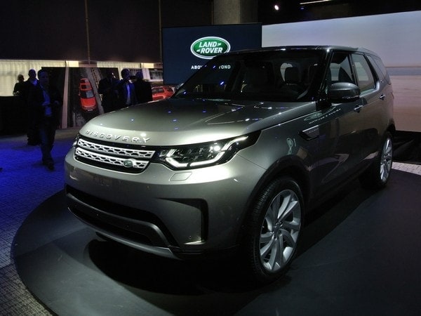 11-2018-land-rover-discovery-paris-1