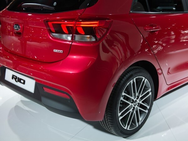 12-2018-kia-rio-paris-1