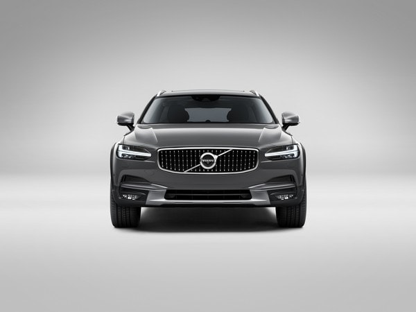 05-2017-volvo-v90-cross-country-1