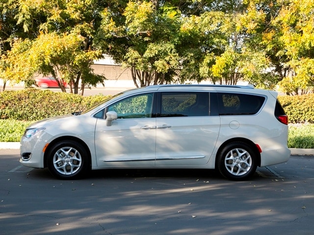 04-2017-chrysler-pacifica-best-buy
