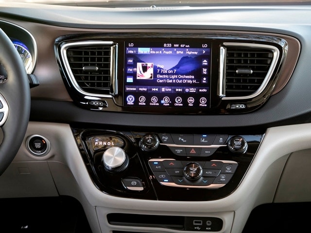 11-2017-chrysler-pacifica-best-buy