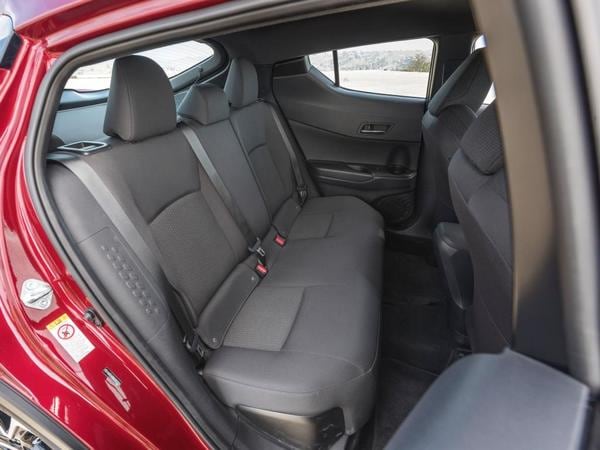 15-2018-toyota-c-hr-1