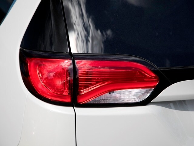 23-2017-chrysler-pacifica-best-buy-1