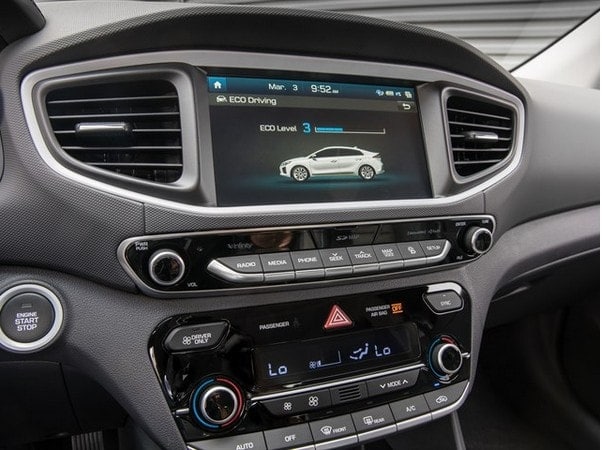 28-2017-hyundai-ioniq-oem-1