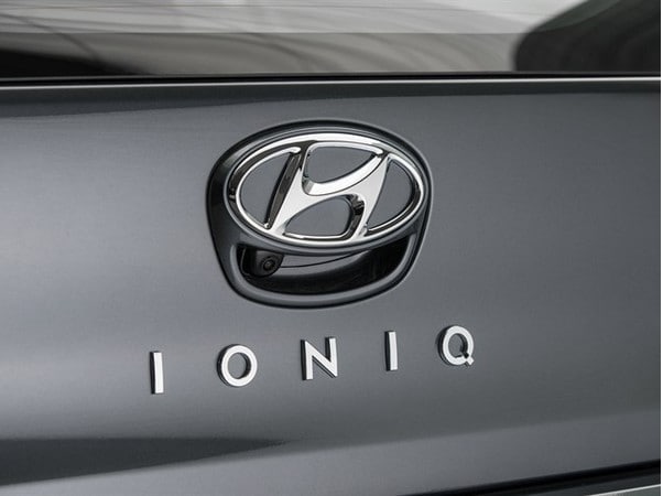 35-2017-hyundai-ioniq-oem-1