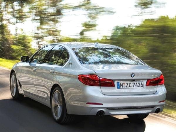 23-2018-bmw-530e-xdrive-iperformance-1