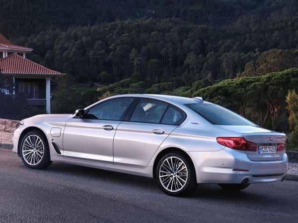 26-2018-bmw-530e-xdrive-iperformance-1