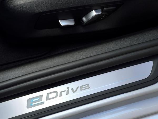 34-2018-bmw-530e-xdrive-iperformance-1