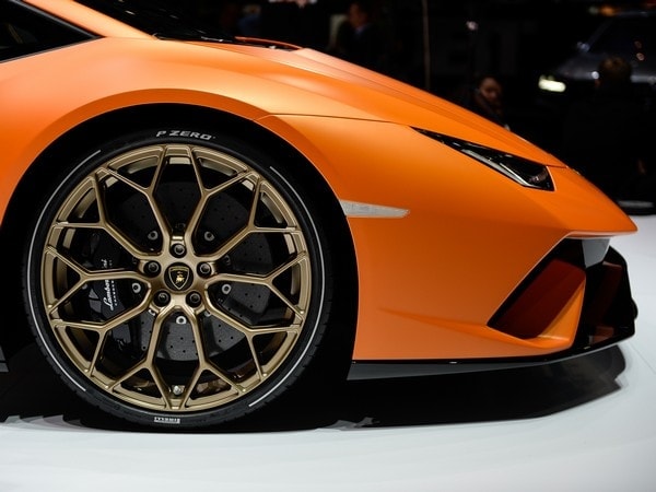 13-2018-lamborghini-huracan-performante-AT-1