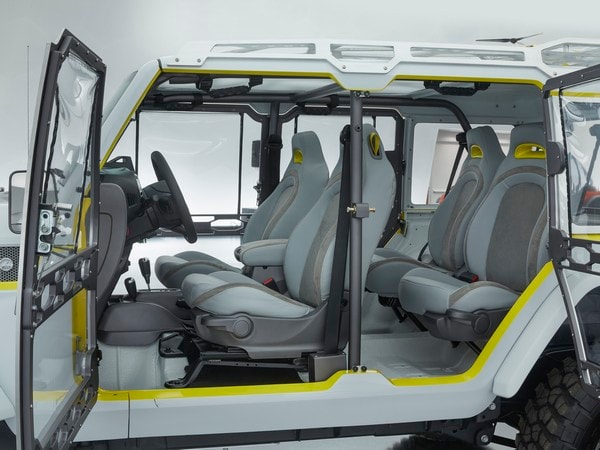 32-Jeep-Safari-Concept-Int-1