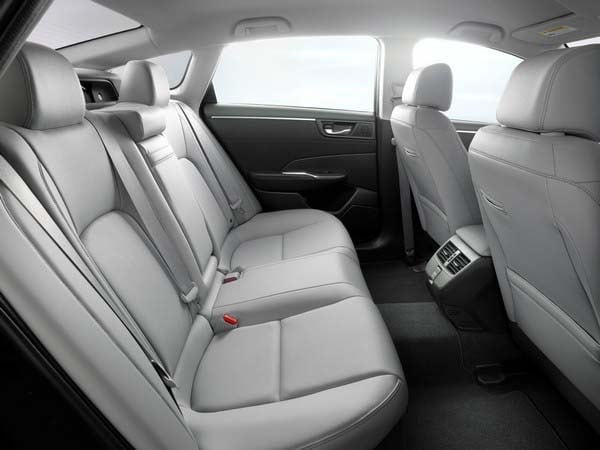 14-2018-honda-clarity-ev-oem-1.jpg-1